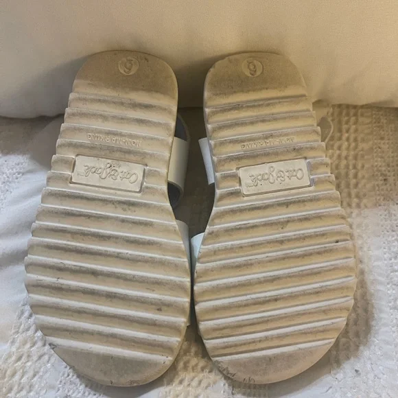 Cat & Jack Toddler Sandals Size 6 | Cute & Comfy Summer Shoes - Picture 3 of 4
